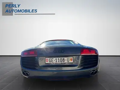 Audi R8 Coupé 4.2 — Supercar légendaire, 420 ch, boîte manuelle authentique — cruscotto