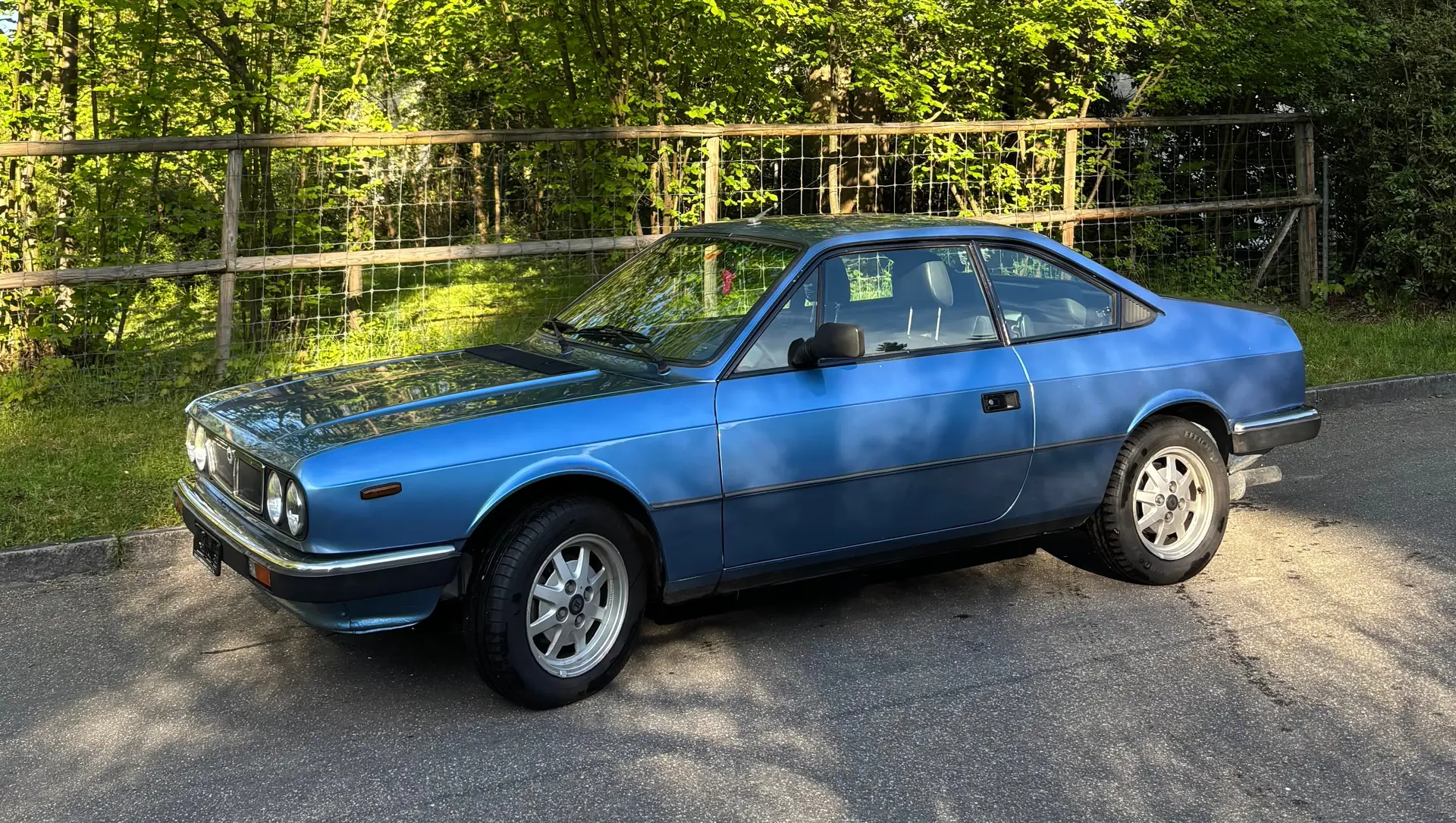 Lancia Beta 2000 Coupé Inj. — Classique italien des années 80, moteur 2.0L performant — Außenansicht