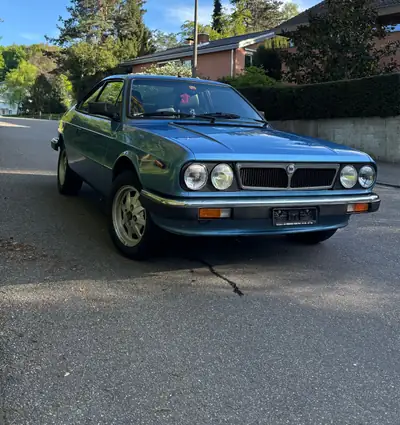 Lancia Beta 2000 Coupé Inj. — Classique italien des années 80, moteur 2.0L performant — Seitenansicht