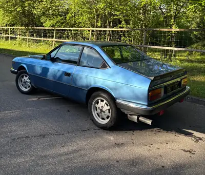 Lancia Beta 2000 Coupé Inj. — Classique italien des années 80, moteur 2.0L performant — Heckansicht