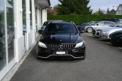 Mercedes-Benz C 63 S AMG — Le dernier V8 4.0L : un mythe automobile à 84 000 km — side view