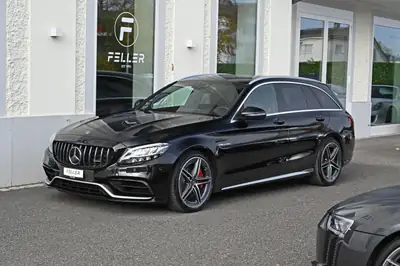 Mercedes-Benz C 63 S AMG — Le dernier V8 4.0L : un mythe automobile à 84 000 km — exterior view
