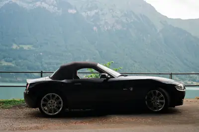 BMW Z4 3.0i Roadster 2005 — Cabriolet sportif, 231 ch et design intemporel — côté