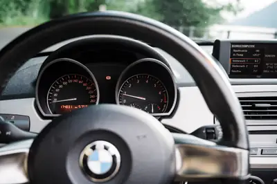 BMW Z4 3.0i Roadster 2005 — Cabriolet sportif, 231 ch et design intemporel — Miniature 11