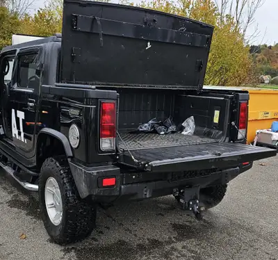 HUMMER H2 SUT — Le pickup muscle américain au design emblématique — interni