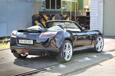 Opel GT 2.0 Turbo — Cabriolet sportif collector, édition « Last Run » exclusive — Miniature 8