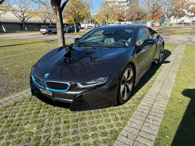BMW i8 Coupé 2016 — Sportive hybride rechargeable, à peine roulée — Detail