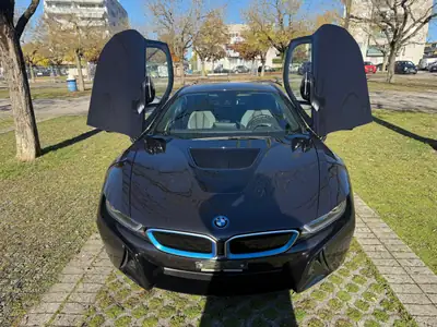 BMW i8 Coupé 2016 — Sportive hybride rechargeable, à peine roulée — Armaturenbrett