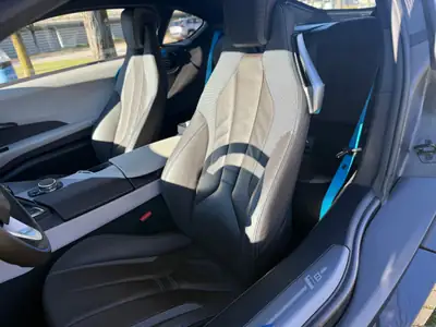 BMW i8 Coupé 2016 — Sportive hybride rechargeable, à peine roulée — Miniatur 10