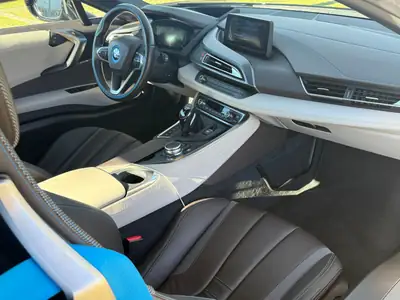 BMW i8 Coupé 2016 — Sportive hybride rechargeable, à peine roulée — Miniatur 19