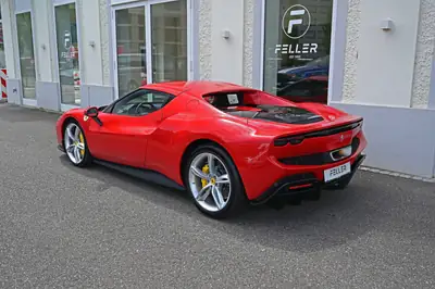 Ferrari 296 GTB 2024 — Hypercar hybride rechargeable, 830 ch et seulement 500 km — Miniatur 9