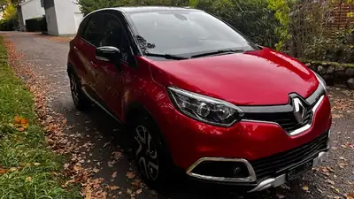 Renault Captur 1.2 T 16V Outdoor — SUV compact robuste, 52'300 km seulement — Seitenansicht