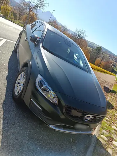Volvo V60 Cross Country D4 AWD — Break aventurier, moteur Polestar optimisé, 105000 km — vue extérieure