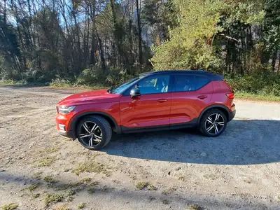 Volvo XC40 T3 R-Design — SUV compact suédois, 100'000 km, sans sinistre — Miniatura 9