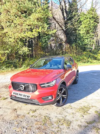 Volvo XC40 T3 R-Design — SUV compact suédois, 100'000 km, sans sinistre — Miniatura 10