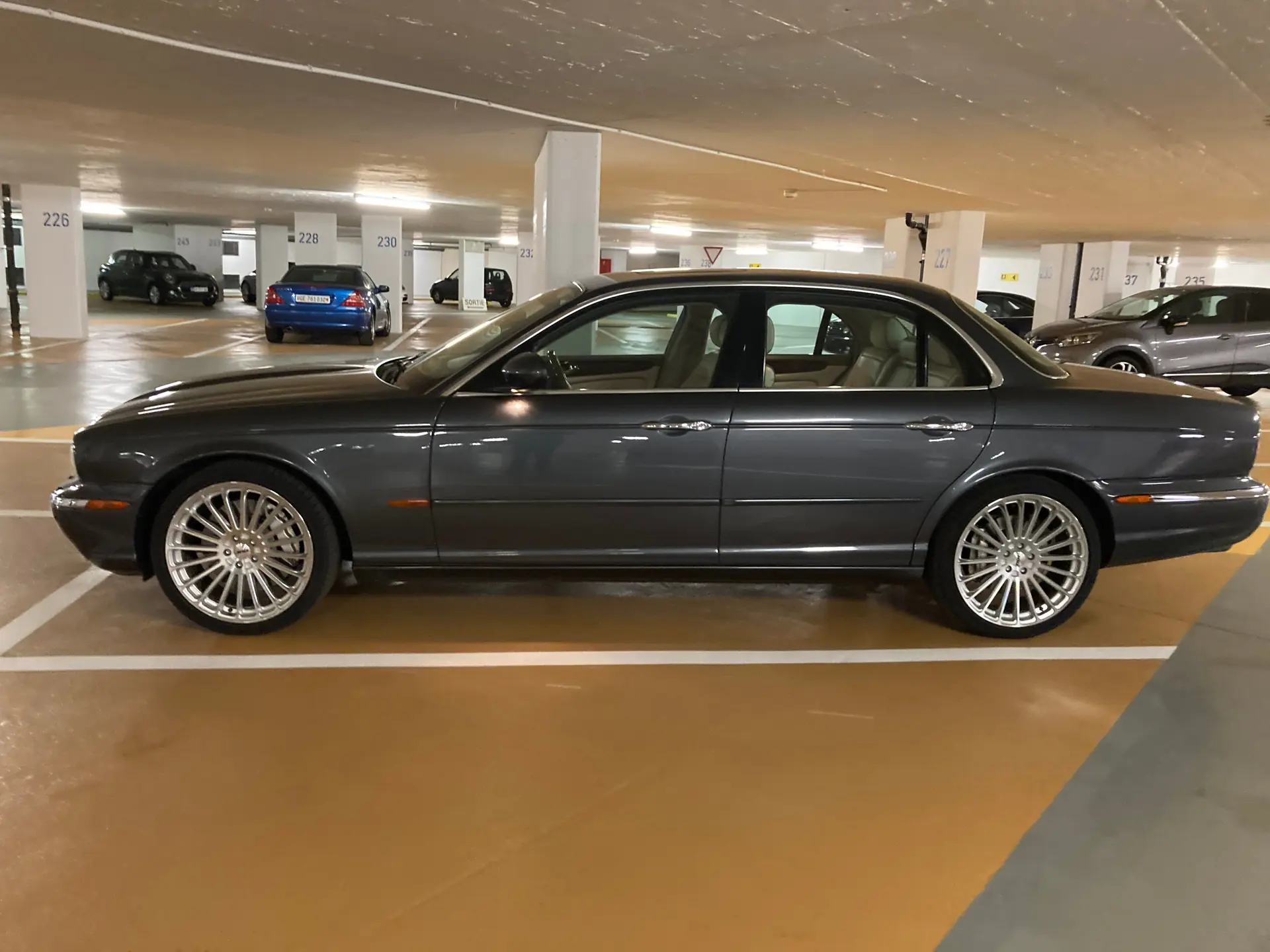 Jaguar XJ 2003 occasion Crans — 2