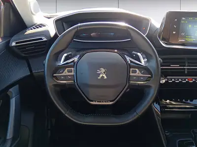 Peugeot 2008 1.2 PureTech 130 Allure — SUV compact dynamique, entretien Peugeot à jour — Miniatura 12