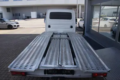 IVECO Daily 35 S 16 A8 D — Utilitaire fiable 156 ch, boîte auto, 272'000 km — Heckansicht