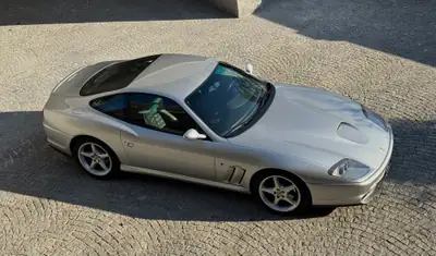 Ferrari F550 Maranello 1997 — Légendaire V12 Biturbo, seulement 23'990 km — vista esterna