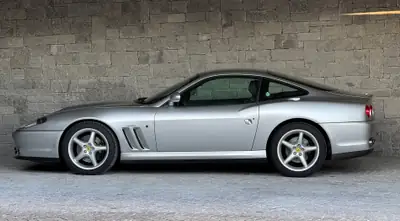 Ferrari F550 Maranello 1997 — Légendaire V12 Biturbo, seulement 23'990 km — vista posteriore