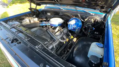 Chevrolet Blazer 4x2 1980 — SUV légendaire, moteur V8 performant, 183'000 km — tableau de bord