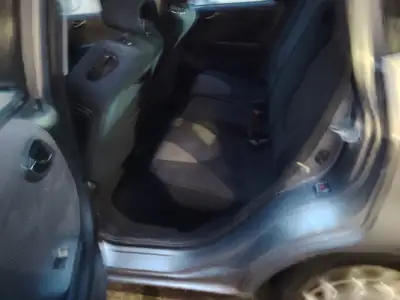 Honda Jazz 1.4i LS — Citadine polyvalente et fiable, bien entretenue — Thumbnail 8