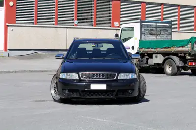 Audi S4 B5 Break 2000 — Break sportif authentique, 265 ch et transmission manuelle — rear view