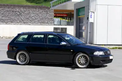 Audi S4 B5 Break 2000 — Break sportif authentique, 265 ch et transmission manuelle — interior