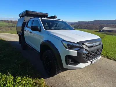 ISUZU D-MAX CrewCab Nitro Sport 4x4 — Pick-up offroad haute performance, kilométrage réduit — Miniatur 8