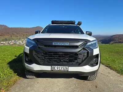ISUZU D-MAX CrewCab Nitro Sport 4x4 — Pick-up offroad haute performance, kilométrage réduit — Miniatur 7