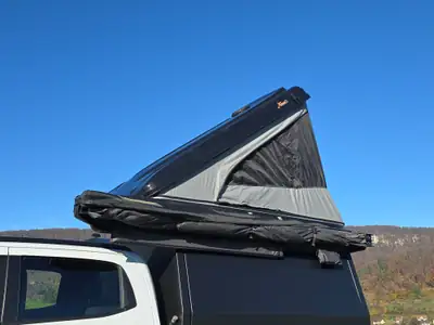 ISUZU D-MAX CrewCab Nitro Sport 4x4 — Pick-up offroad haute performance, kilométrage réduit — Miniatur 27