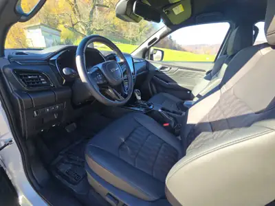 ISUZU D-MAX CrewCab Nitro Sport 4x4 — Pick-up offroad haute performance, kilométrage réduit — Miniatur 26