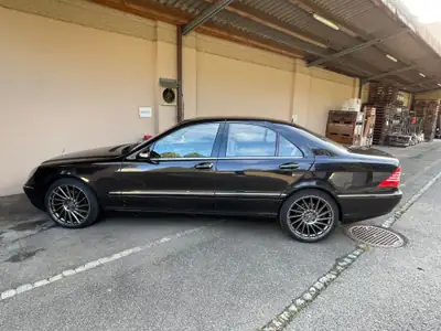 Mercedes-Benz S 500 4Matic — Berline de prestige avec transmission intégrale et 8 pneumatiques — intérieur