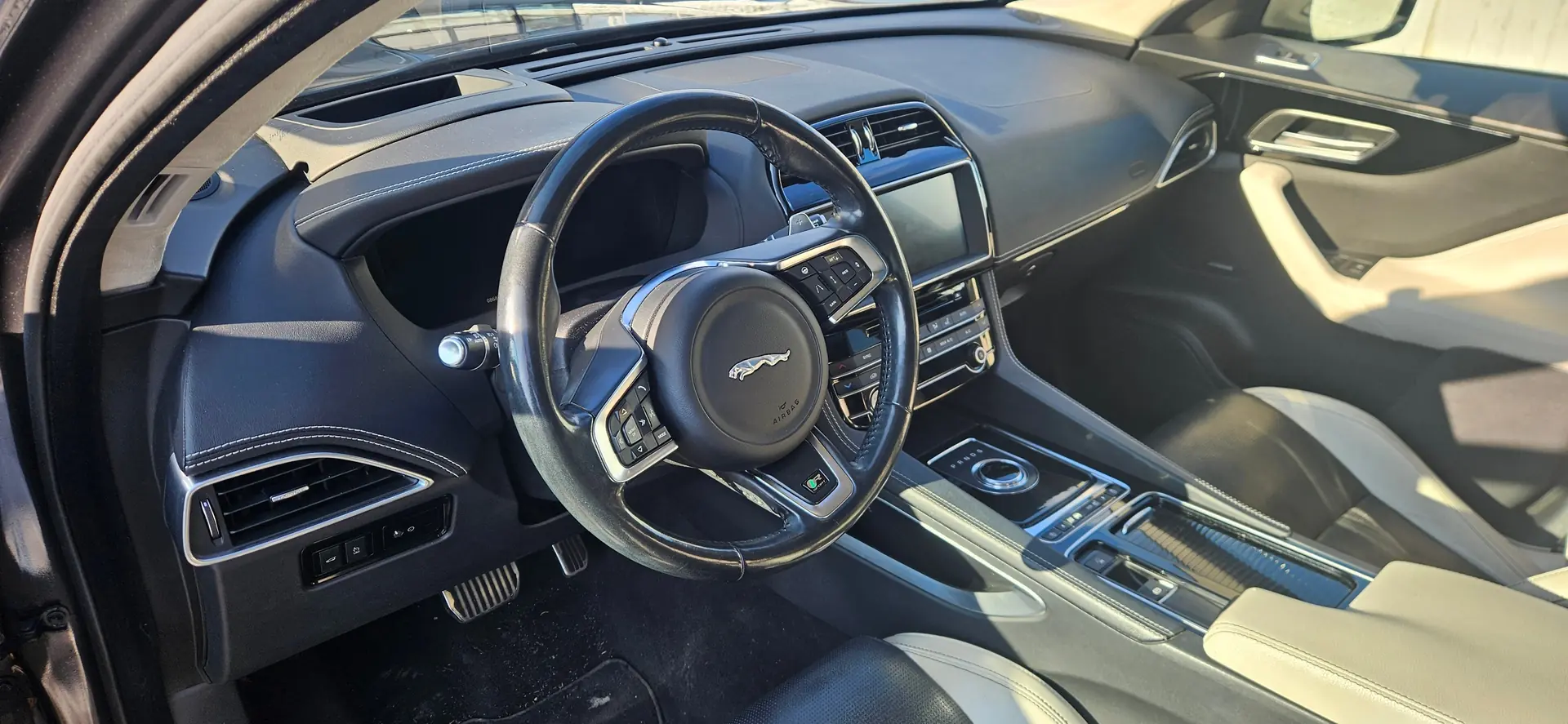 Jaguar F-Pace 2019 occasion Hombrechtikon — 3