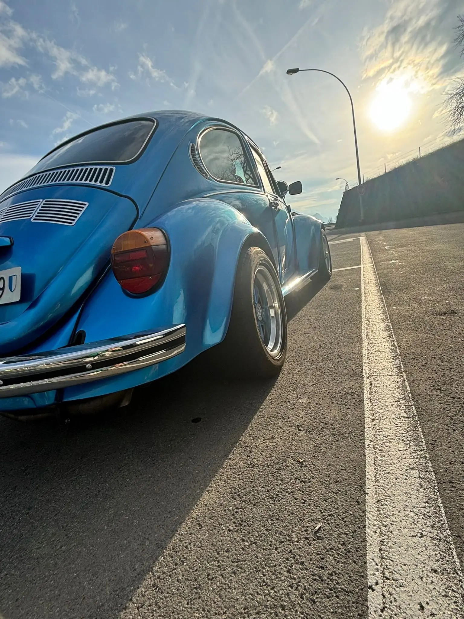 VW Käfer 1973 — Légende automobile restylisée, 130 PS et moteur 1915cc suralimenté — vista esterna