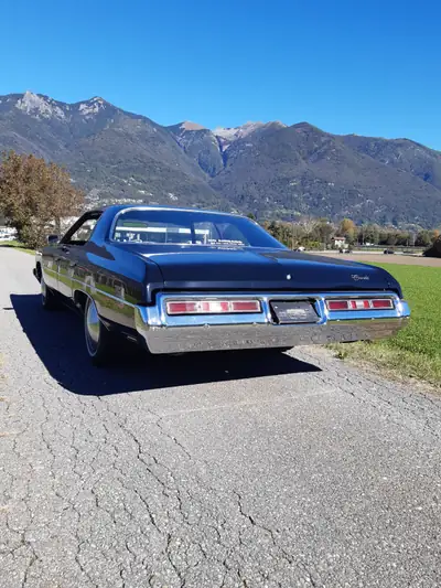 Chevrolet Impala 350 1972 — Muscle car américaine authentique, historique sans accident — Seitenansicht