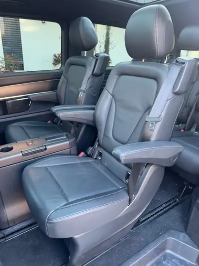 Mercedes-Benz V 300 d Swiss Edition — Monospace 7 places, motorisation diesel efficace — dashboard