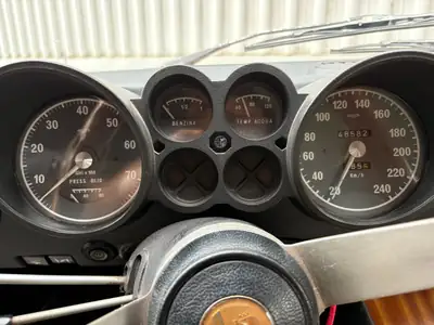 Alfa Romeo GTV 2000 — Chef-d'œuvre coupé italien de 1975, seulement 50'000 km — détail