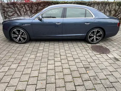 Bentley Flying Spur V8 S — Berline de prestige, 34'000 km seulement — vue extérieure