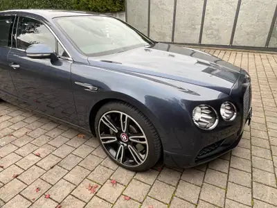 Bentley Flying Spur V8 S — Berline de prestige, 34'000 km seulement — intérieur