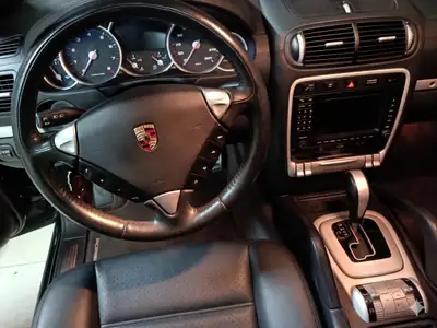Porsche Cayenne 957 Turbo S — SUV haute performance, 540 ch, entretien impeccable — Miniature 9