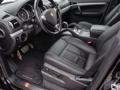Porsche Cayenne 957 Turbo S — SUV haute performance, 540 ch, entretien impeccable — Miniature 8