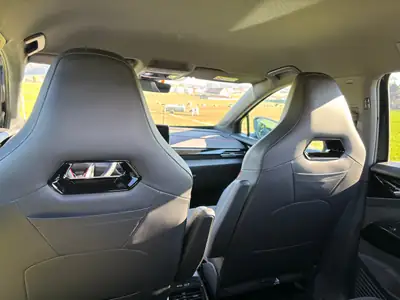 VW ID.4 GTX 77 kWh 4Motion — SUV électrique haute performance, 33 000 km seulement — Miniatura 7