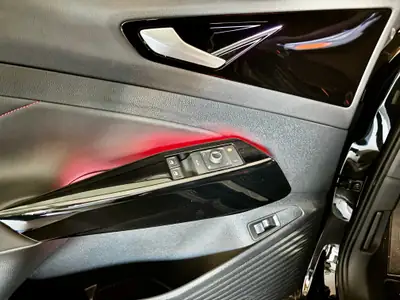 VW ID.4 GTX 77 kWh 4Motion — SUV électrique haute performance, 33 000 km seulement — Miniatura 11