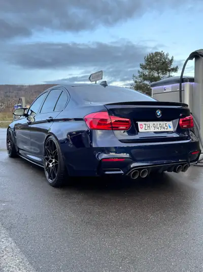 BMW M3 Competition 2018 — Berline sportive 450 ch, boîte manuelle, accident-free — intérieur