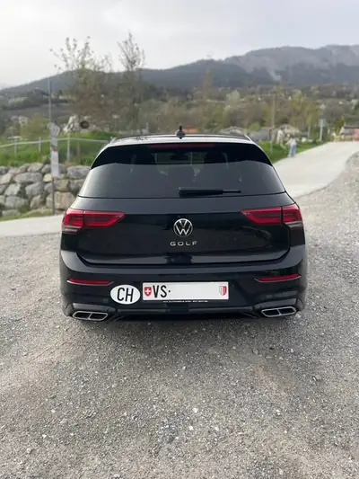 VW Golf 1.5 TSI ACT R-Line — Compacte dynamique, 68'000 km seulement — Seitenansicht