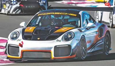 Porsche 911 GT2 RS Clubsport — Légendaire hypervoiture de piste, Nr. 062/200, sans sinistre — côté