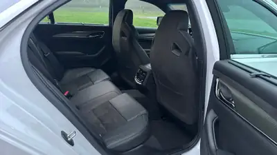 Cadillac CTS-V Sedan 6.2 Supercharged — Muscle car américaine, 649 ch — Miniatur 18