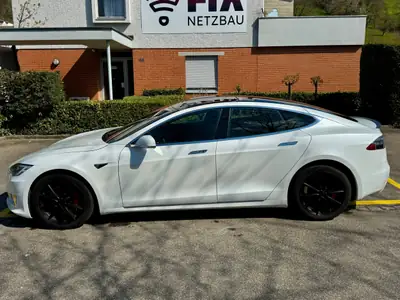 Tesla Model S 100 D Ludicrous Performance — Berline électrique haute performance, 69 890 km — Heckansicht