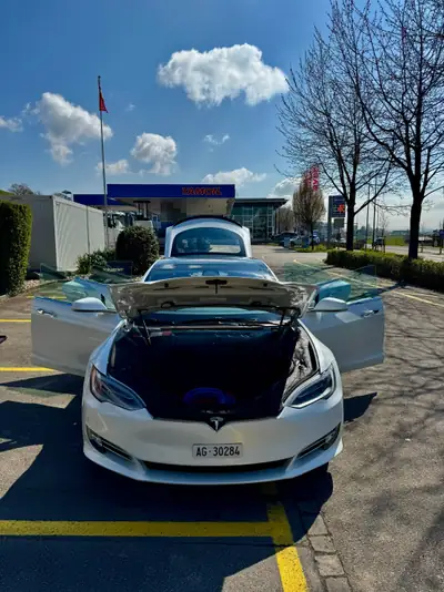 Tesla Model S 100 D Ludicrous Performance — Berline électrique haute performance, 69 890 km — Miniatur 14